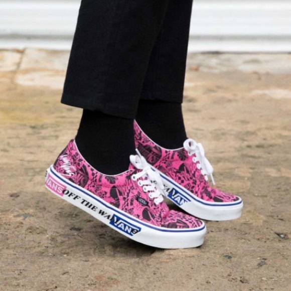 vans era pink